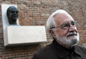 Tom�s Segovia, en la Residencia de Estudiantes, en abril de 2009